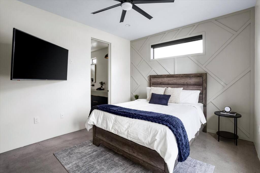 New Modern 3br & Loft- Heated Pool, Near Airport Casa de férias Phoenix