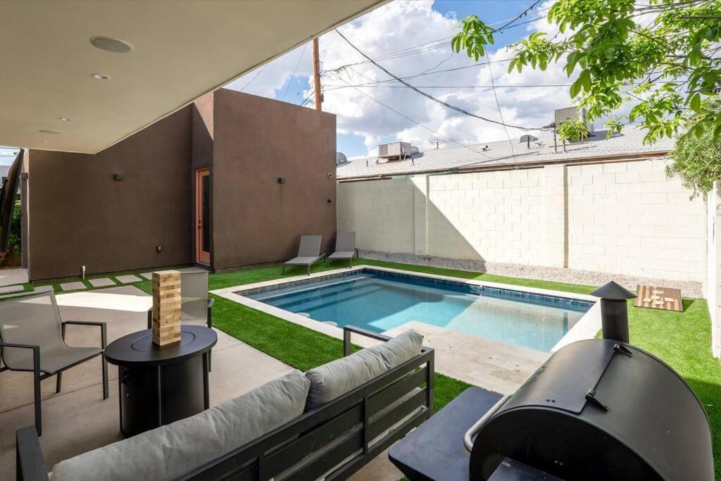 New Modern 3br & Loft- Heated Pool, Near Airport Casa de férias Phoenix